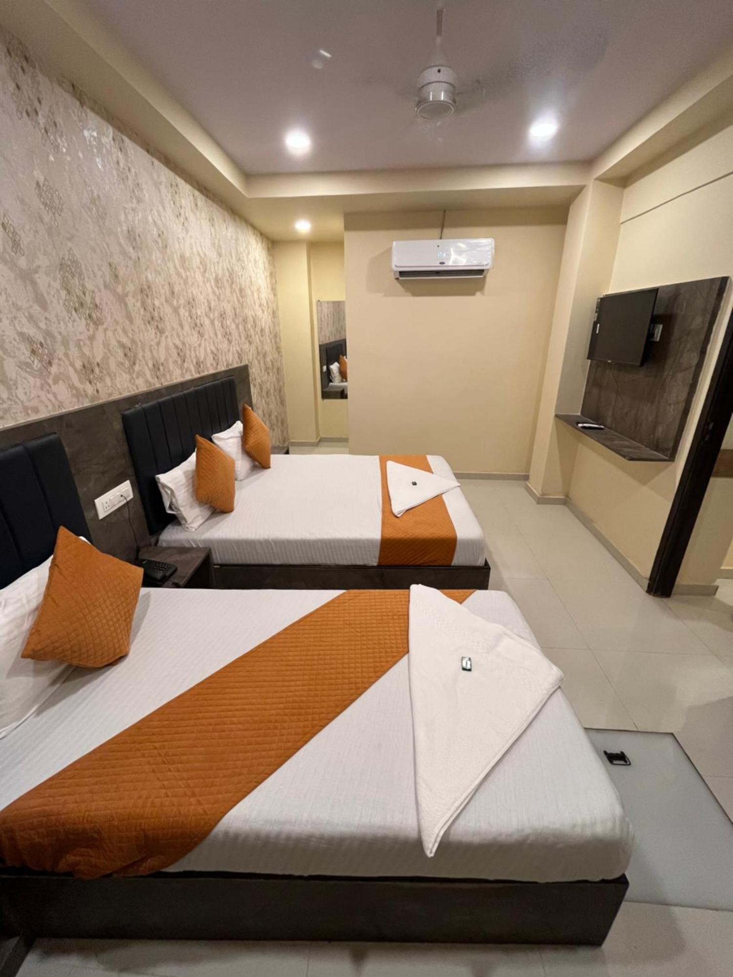 Hotel Grand Bella Мумбаи Экстерьер фото